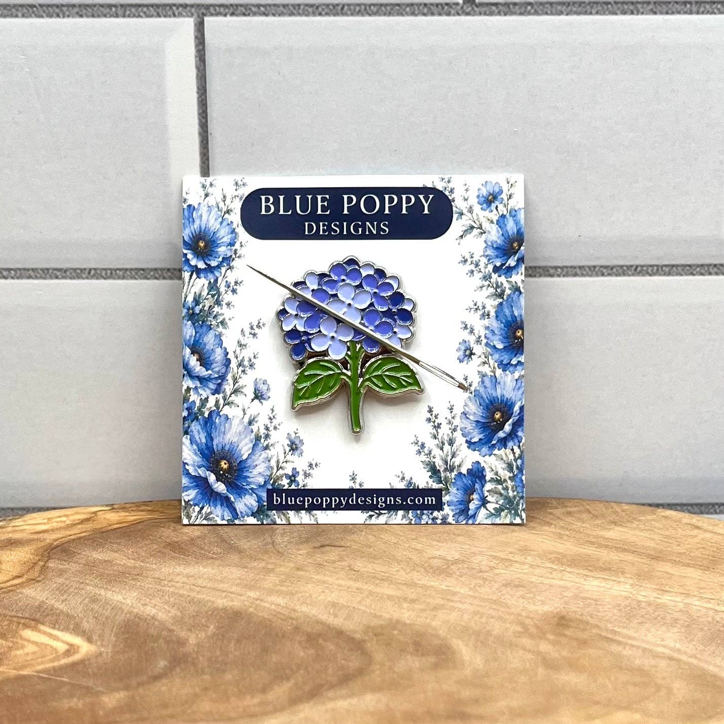 Blue Hydrangea Needle-Minder
