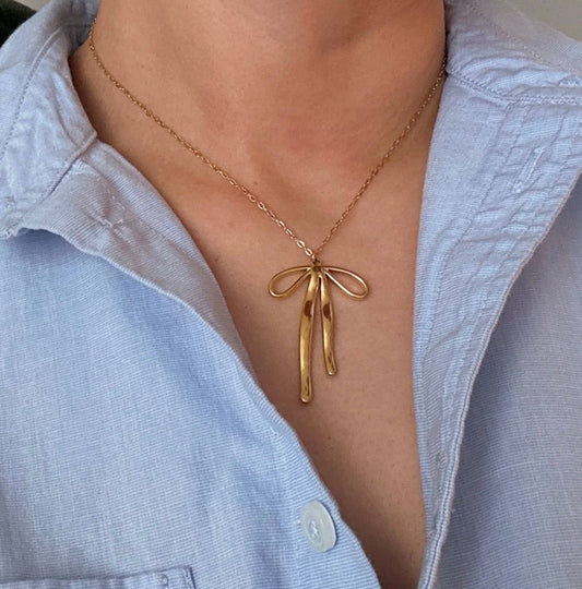 Gold Bow Necklace